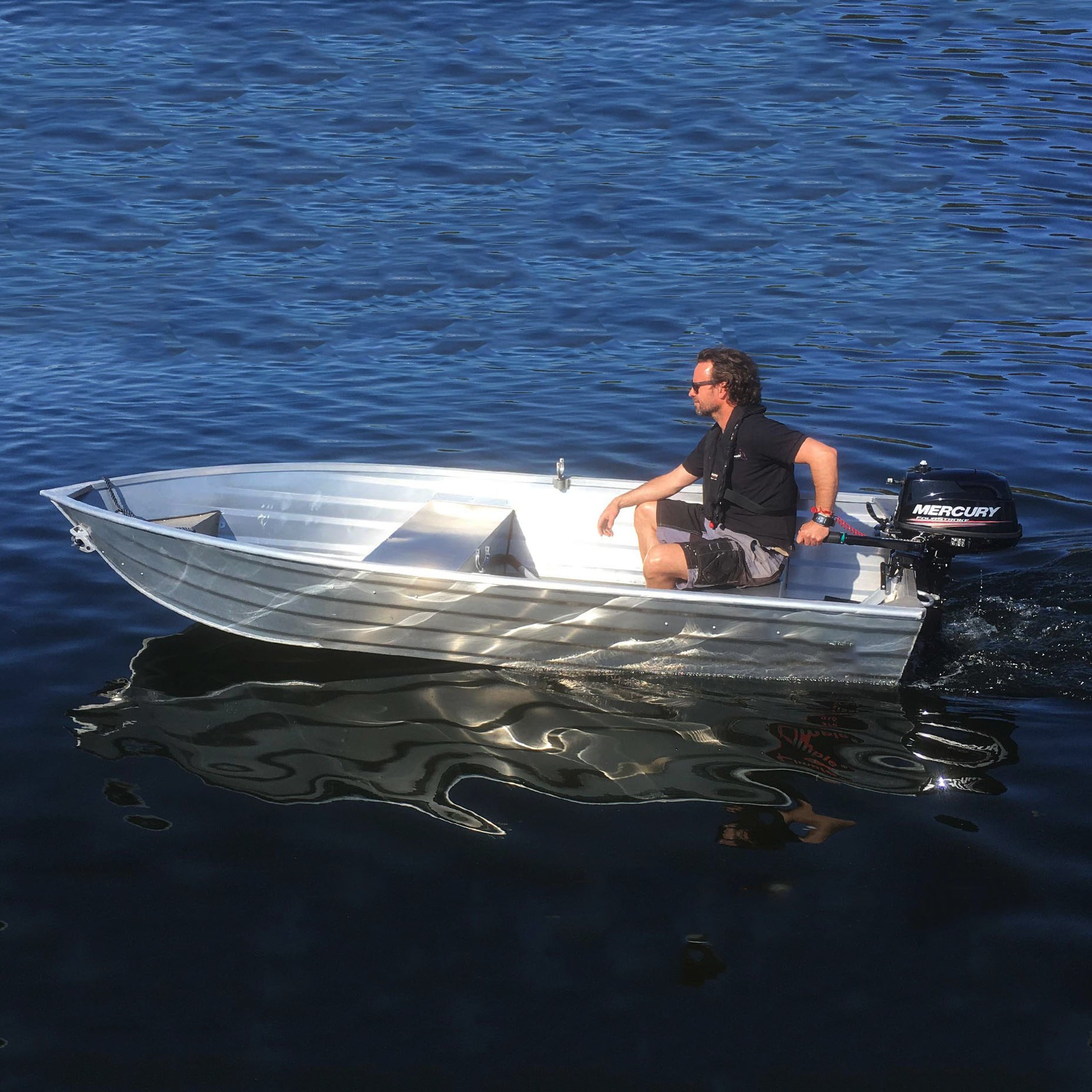 16 FT Jon Boat High-quality Aluminum Row Boat Factory Direct Available for Boat Engine